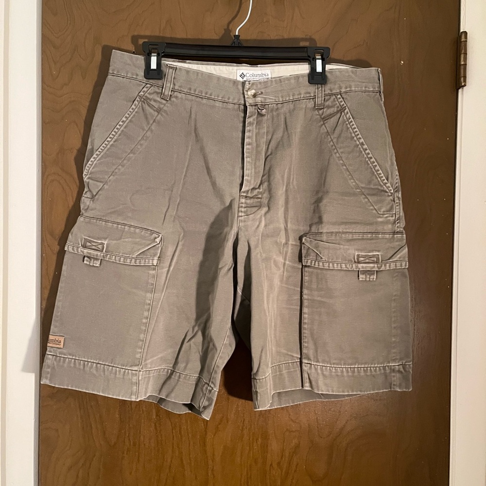 Columbia Men's Khaki Cargo Shorts